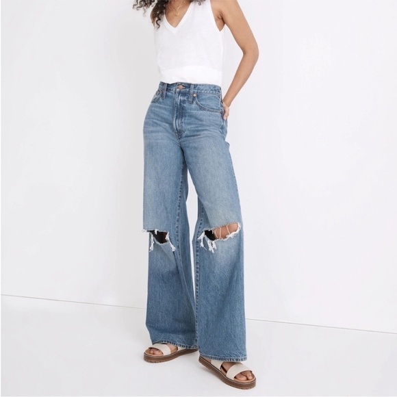 Madewell Denim - MADEWELL 29 Baggy Straight Jeans in Earlhurst Wash: Ripped Edition B30